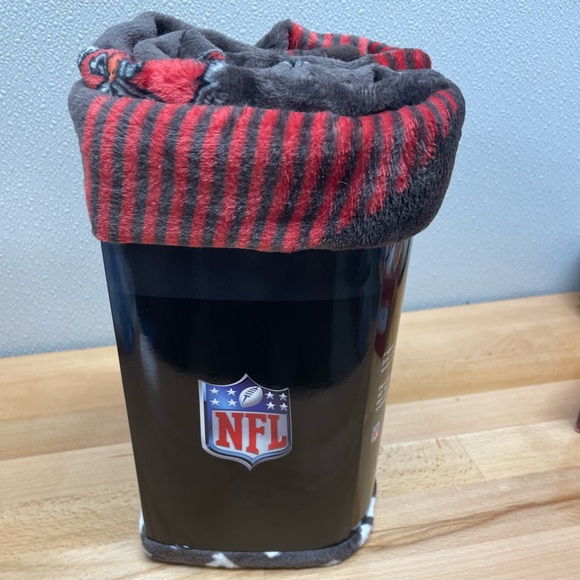 Tampa Bay Buccaneers Super Soft Oversized Throw 50”x70” NFL New Licensed Blanket - Picture 4 of 5